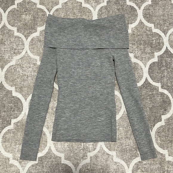 Aritzia Wilfred off shoulder grey knit sweater. - Picture 1 of 2